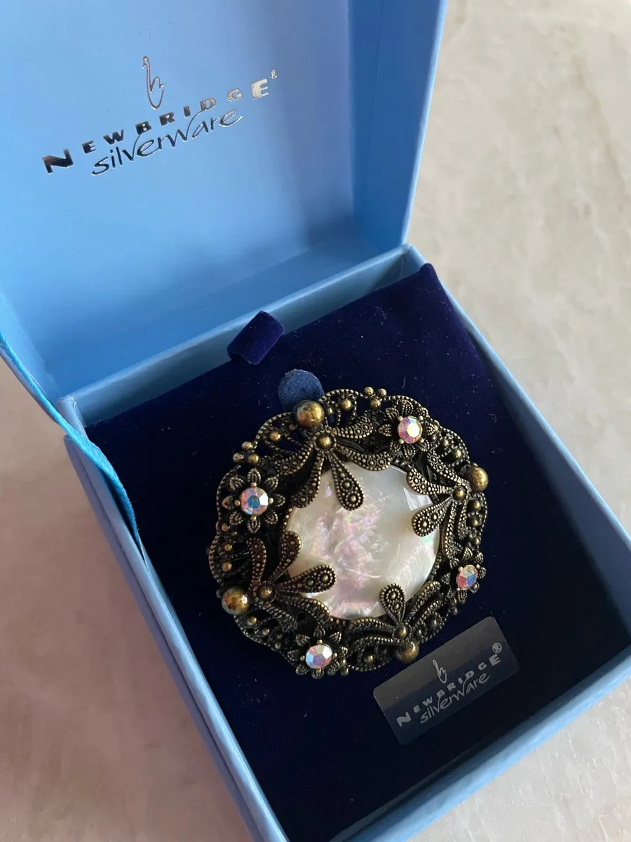 Newbridge Silverware Brooch with mother of pearl - Image 1