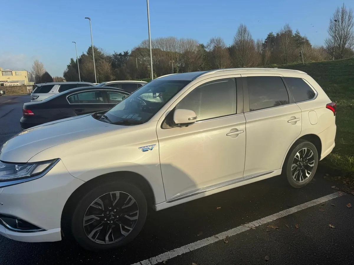 Mitsubishi Outlander 2018 - Image 1