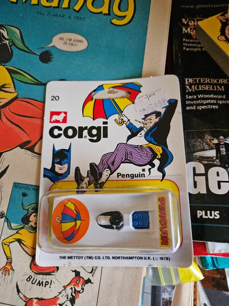 Vintage Corgi Penguins Car Batman - Image 1