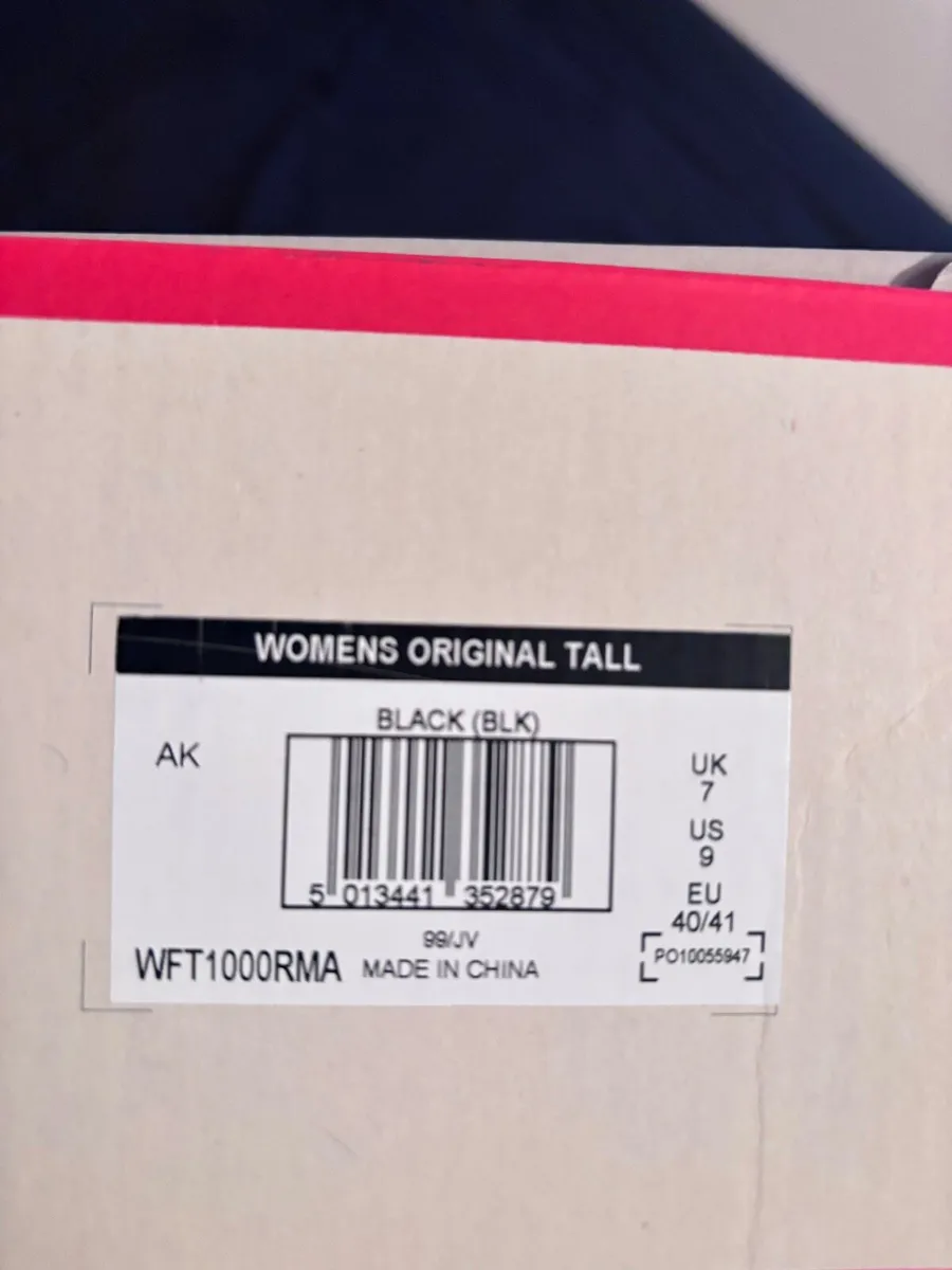 Hunter Original Tall, Women's Rain Boot Size 7 - Image 4