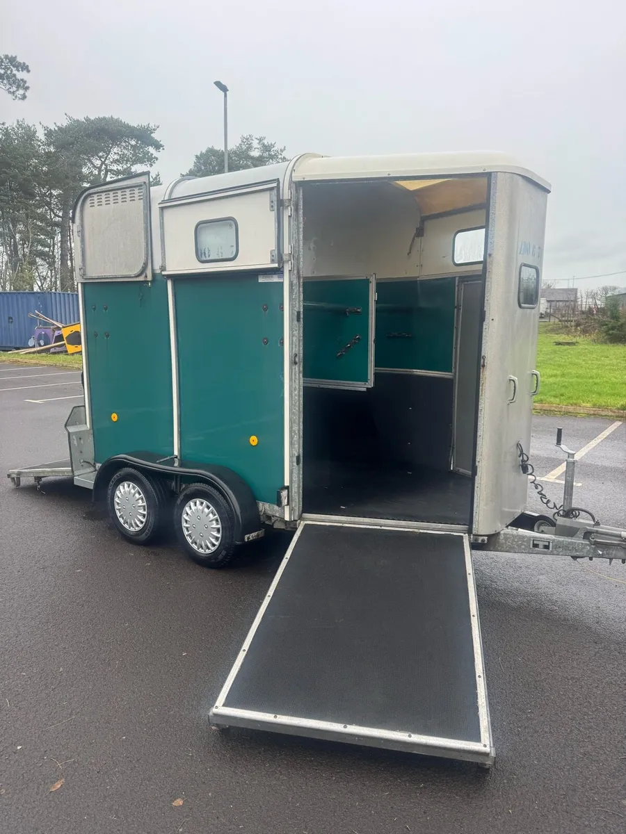 Ifor Williams HB505 Horse Box - Image 3