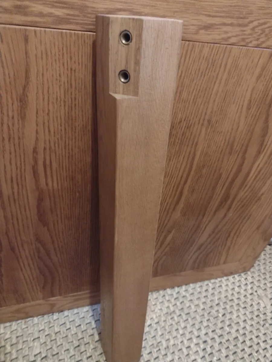 Beautiful Solid Oak EZLIVING dining table - Image 4