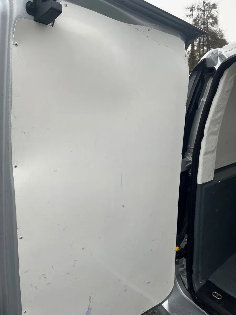 Volkswagen Caddy 2021 - Image 3