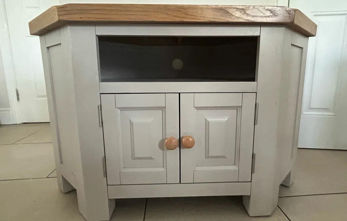 Corner TV cabinet - Image 1