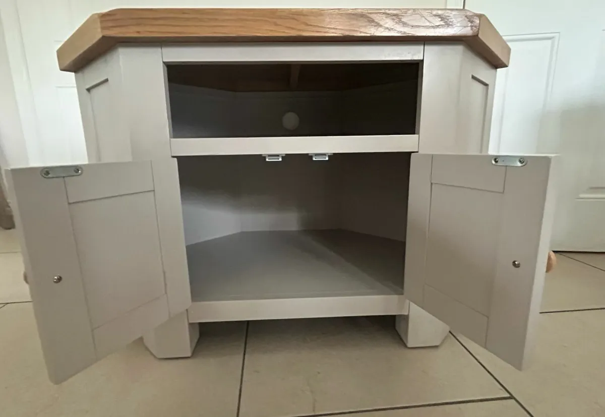 Corner TV cabinet - Image 2