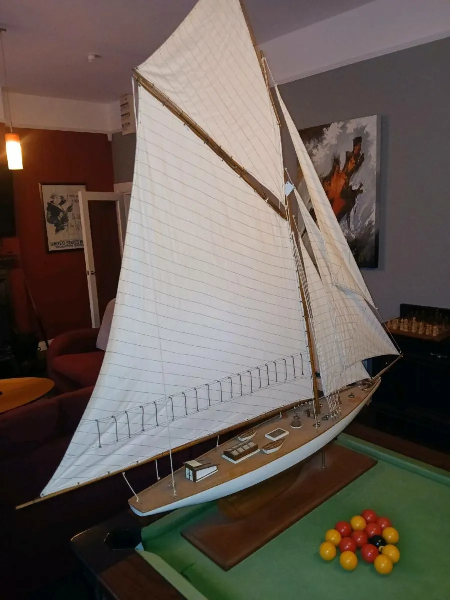 Model boat - Image 1