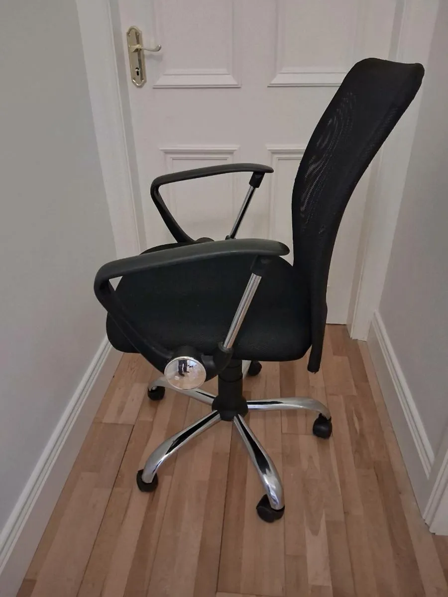 2 x Office Chairs,  Two for 30 euro, very clean - Image 2