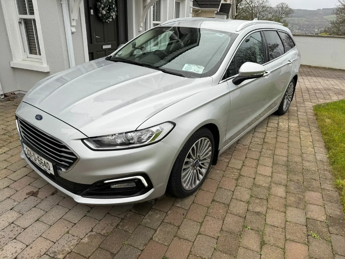 Ford Mondeo 2022 Titanium HEV Estate - Image 2