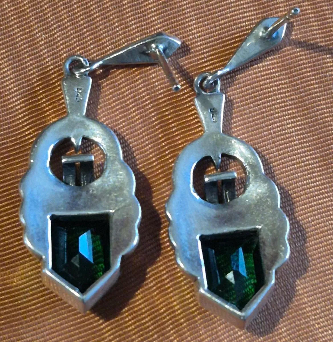 Silver Marcasite & Green Crystal Earrings - Image 4