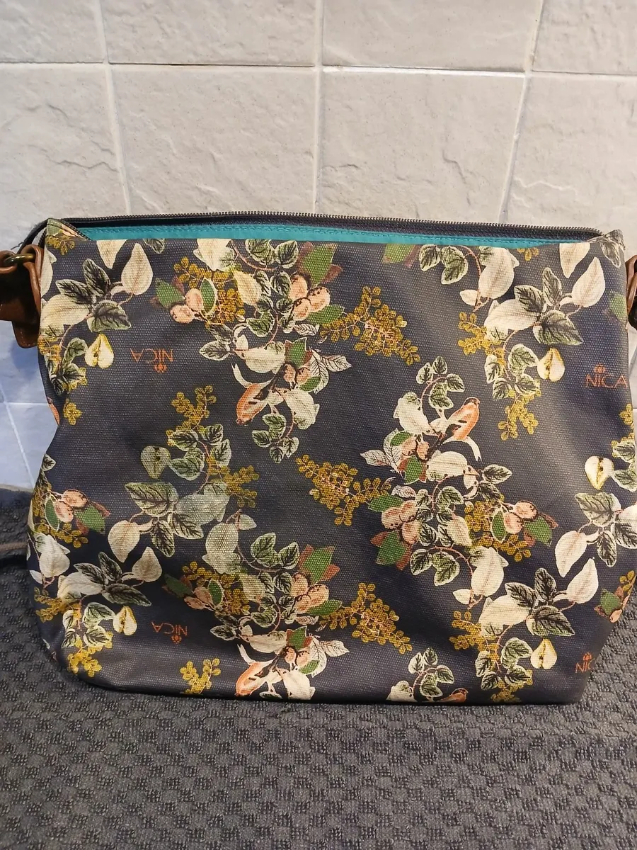 Hand bag with flowers and birds - Image 3