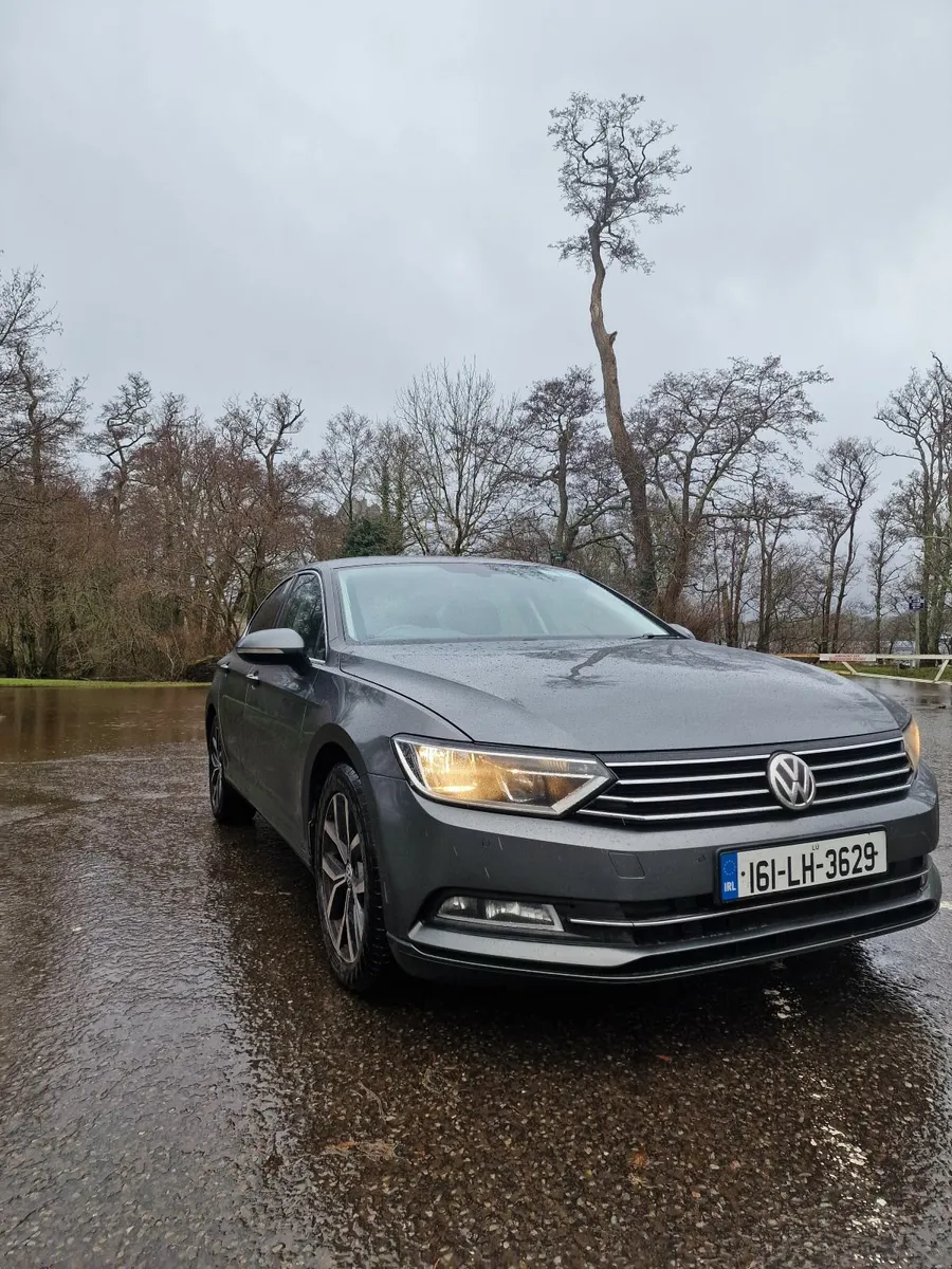 Volkswagen Passat 2016 - Image 2