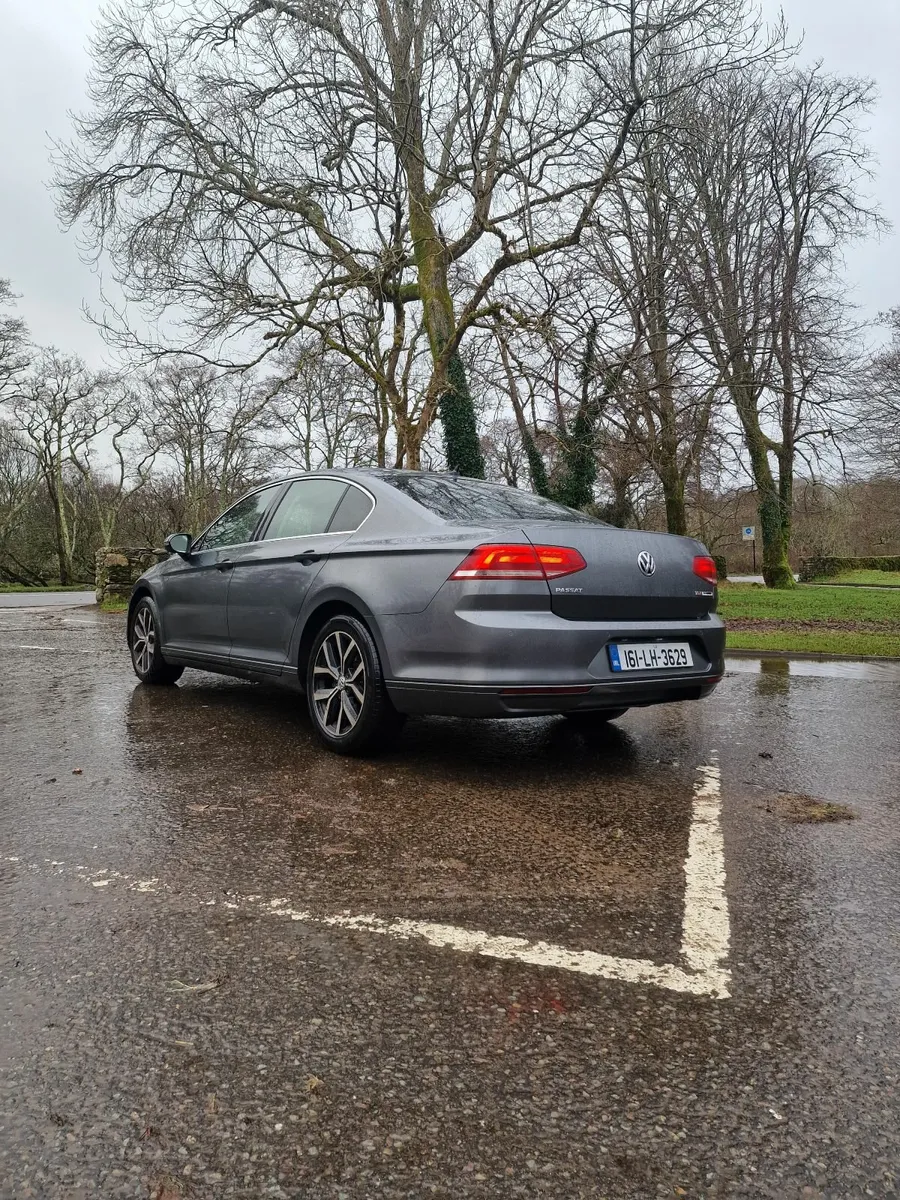 Volkswagen Passat 2016 - Image 4
