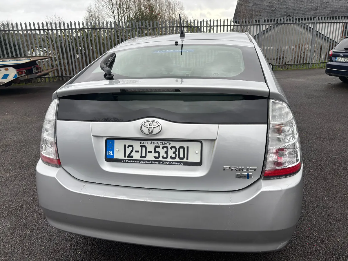 Toyota Prius 2012, 5DR AUTO Hybrid - Image 2