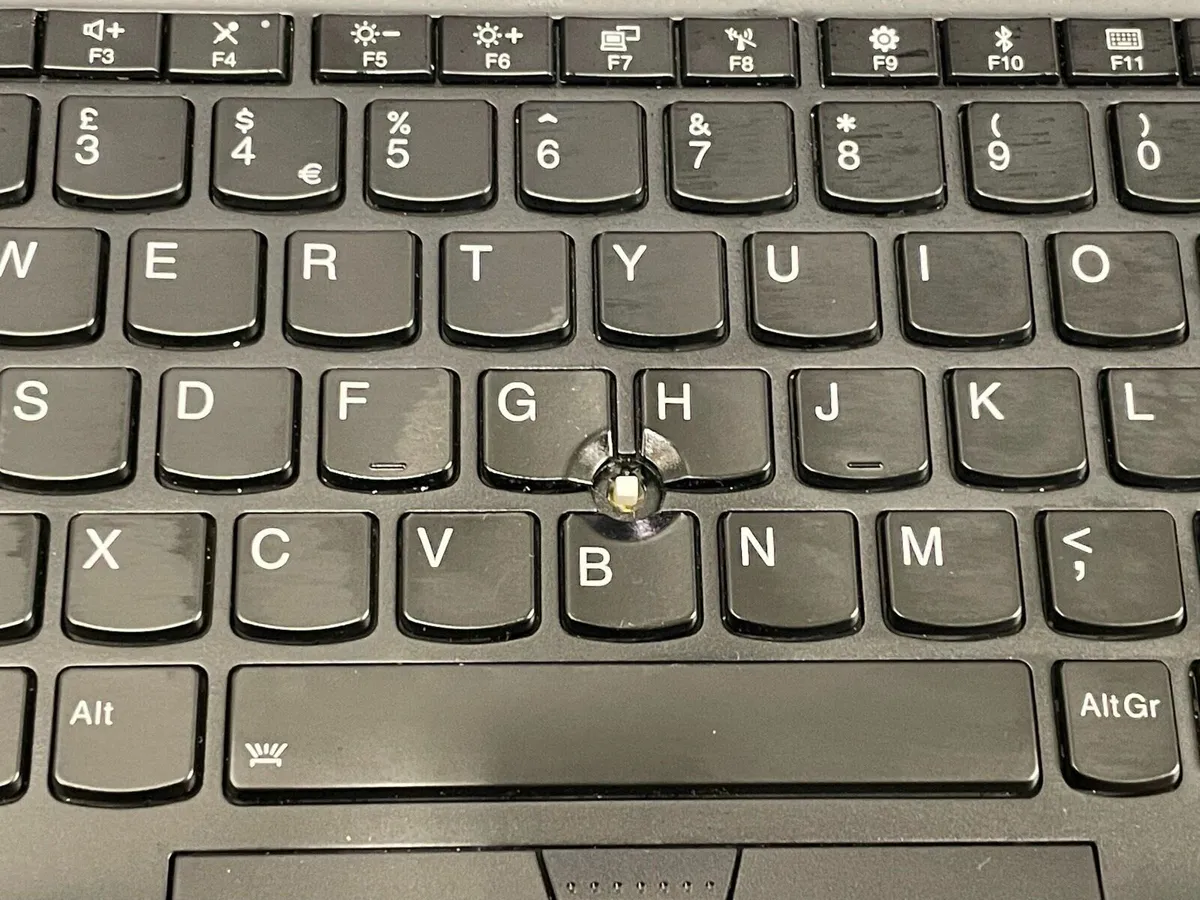 Lenovo Thinkpad X390 - Image 2