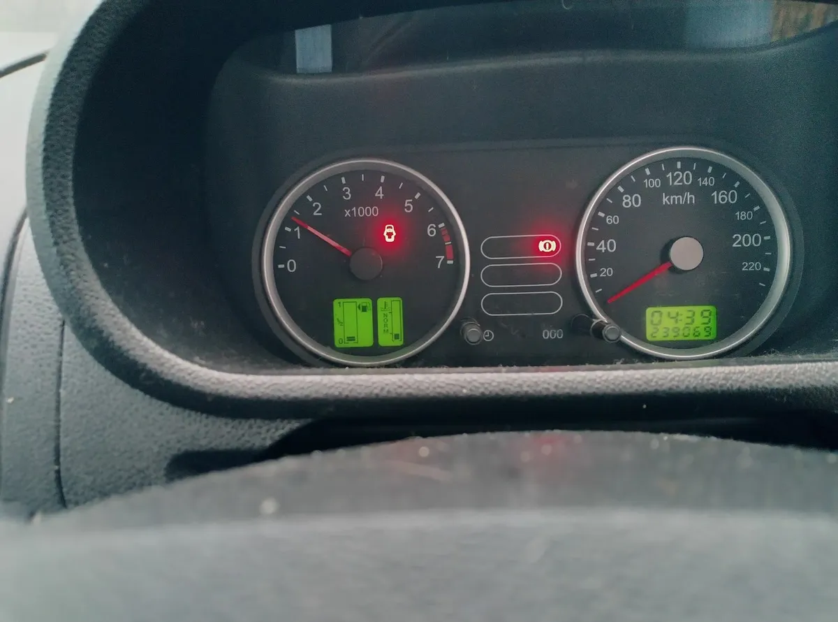 Ford Fusion 2004 - Image 4