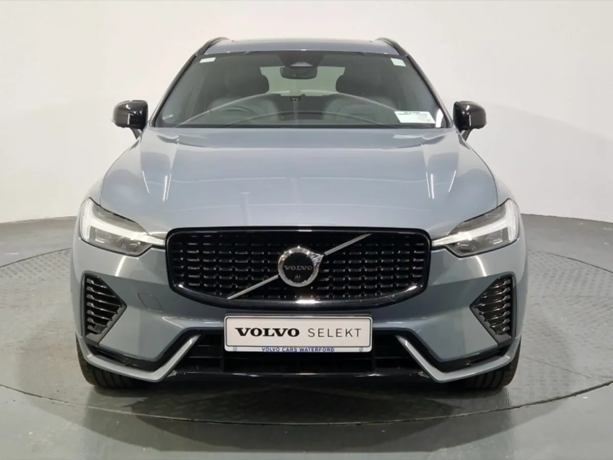 Volvo XC60 T6 PHEV Plus Dark - Image 3