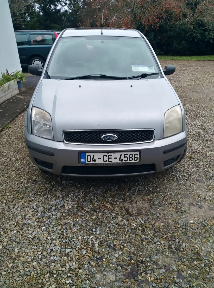 Ford Fusion 2004 - Image 1