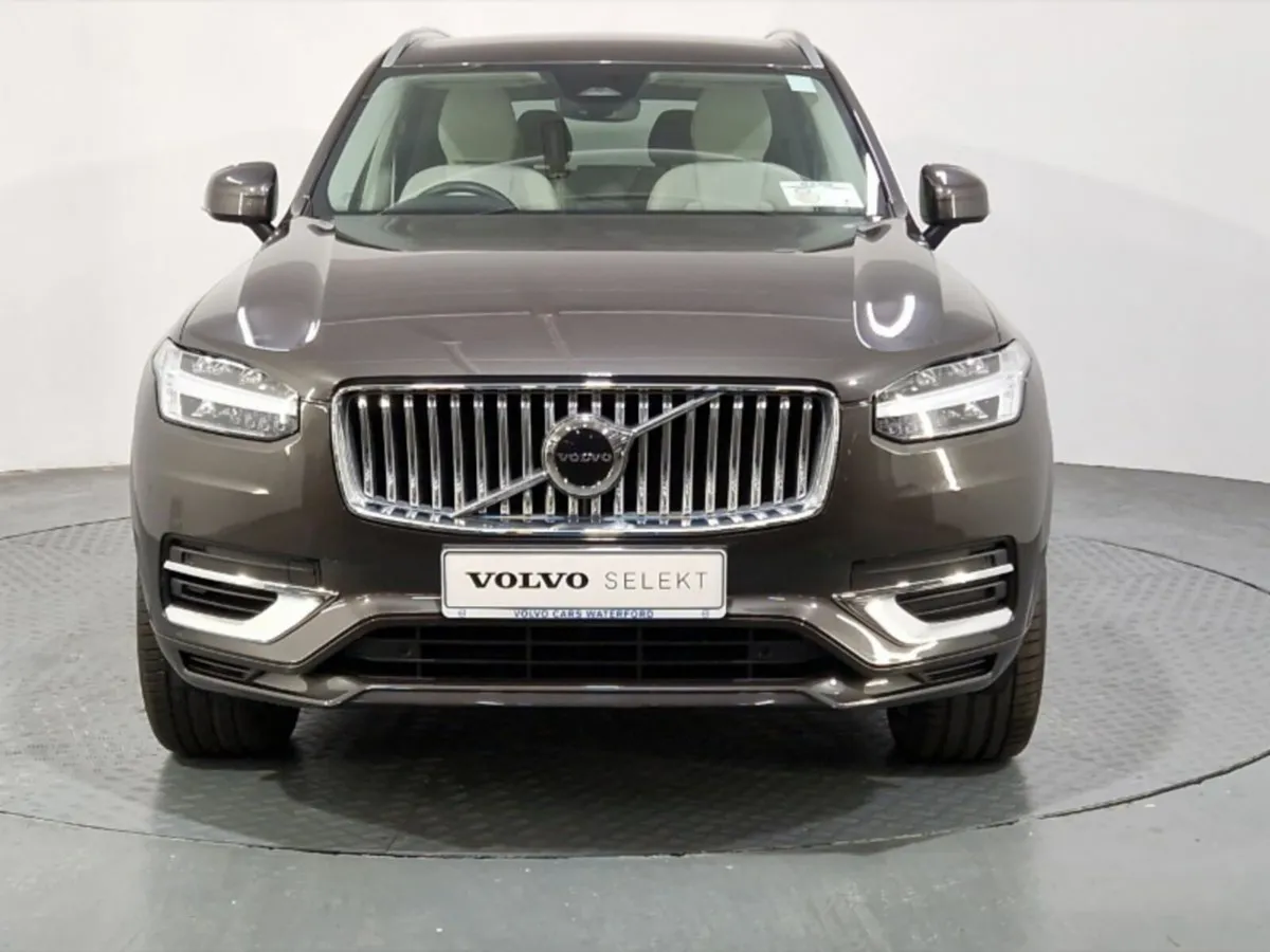 Volvo XC90 T8 PHEV 455hp (Bright Theme) - Image 3