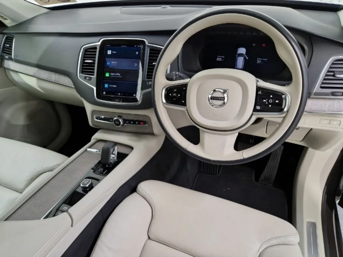 Volvo XC90 T8 PHEV 455hp (Bright Theme) - Image 4