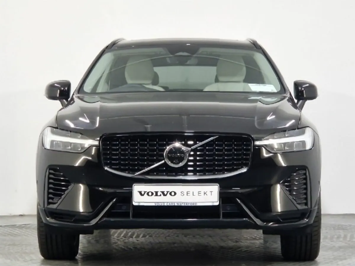 Volvo XC60 PHEV Plus Dark - Image 3