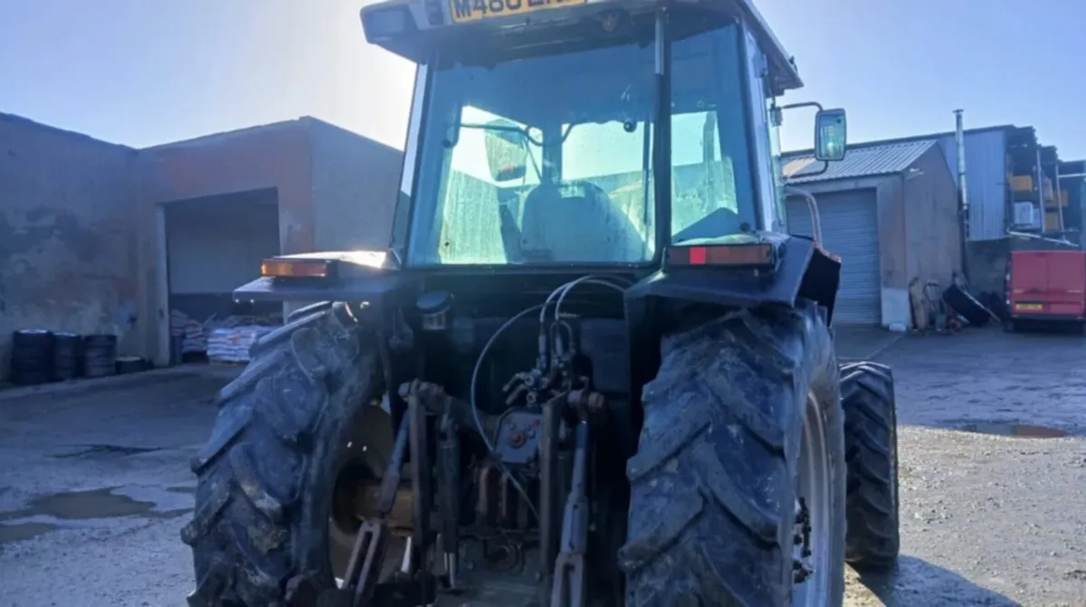 1995 Massey Ferguson 3075 - Image 4