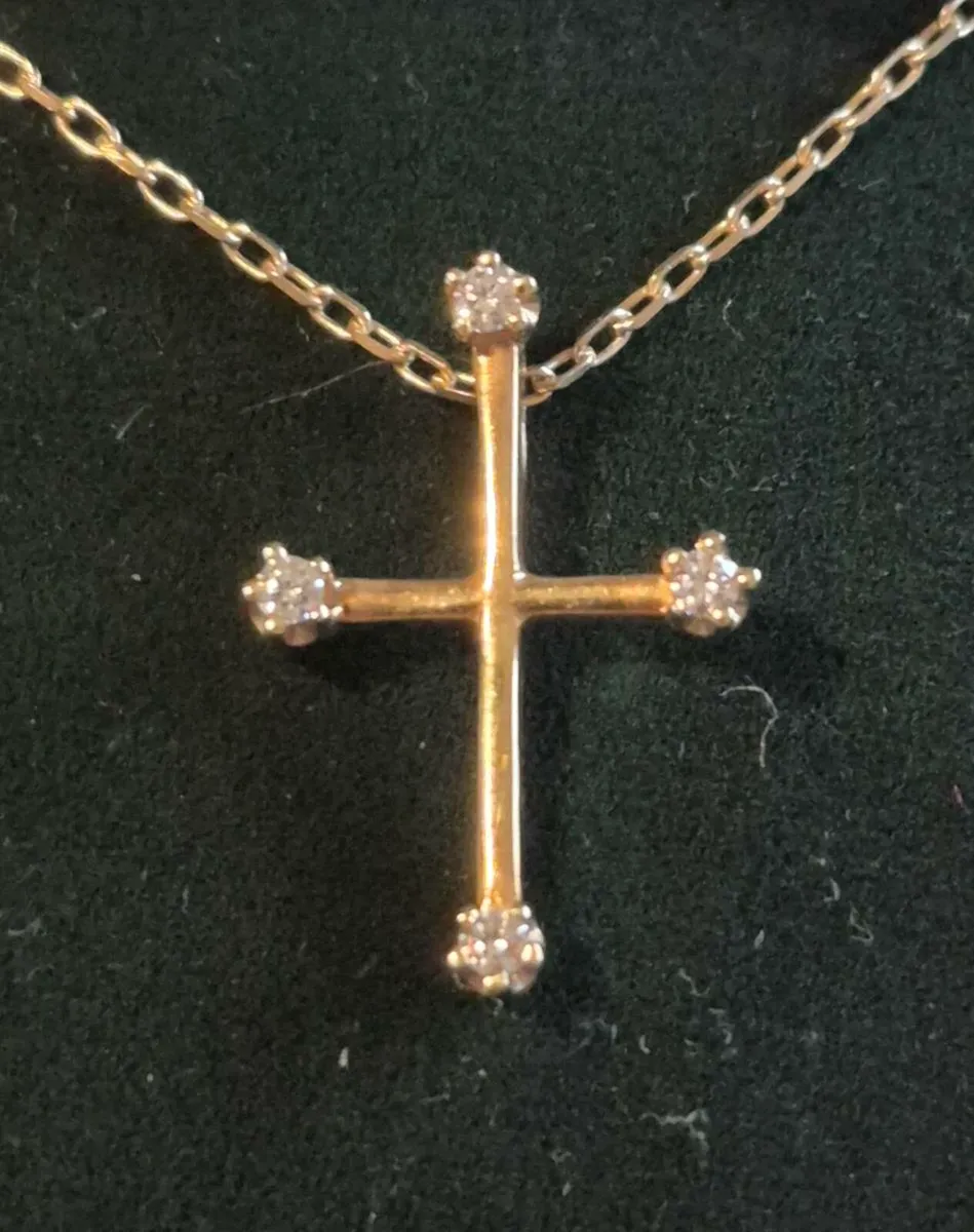 9ct Irsh Gold and Diamond Cross Necklace - Image 2