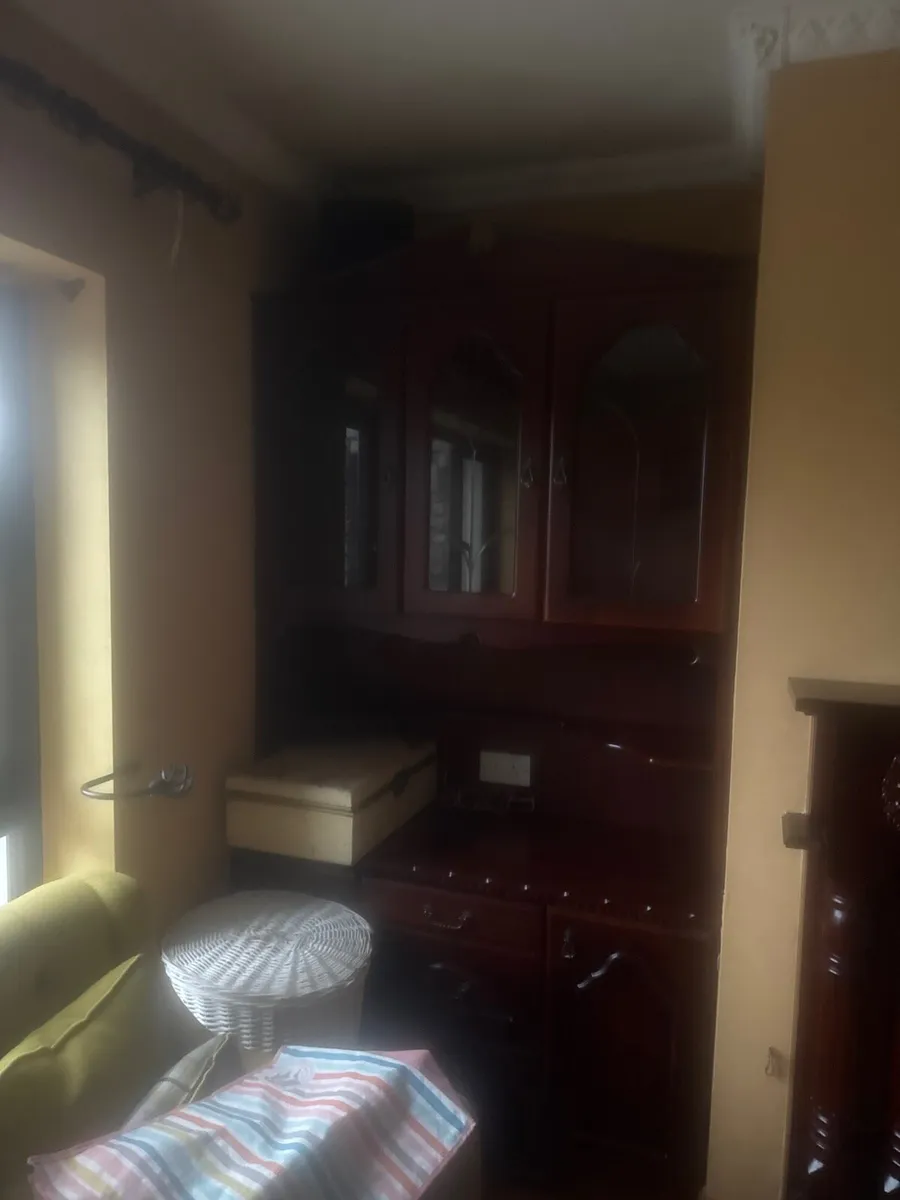 Mahogany units - Image 1