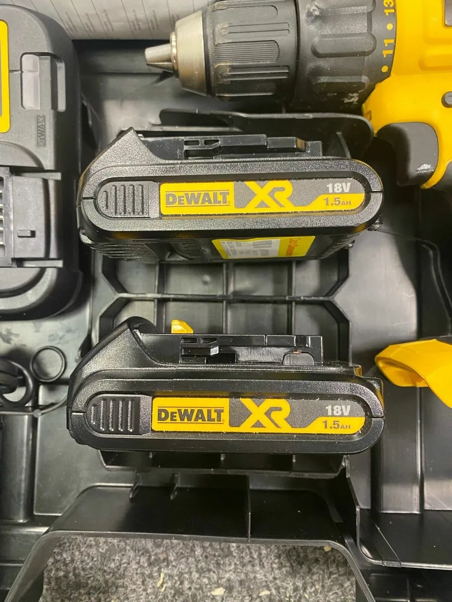 Dewalt DCD 776 Drill + 2x 1.5AH + Charger - Image 3