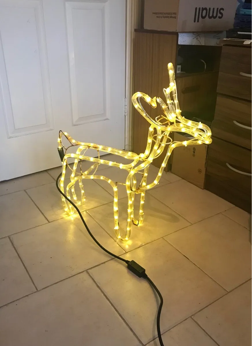 Light Up Christmas Reindeer for Outdoor/Indoor Use - Image 3