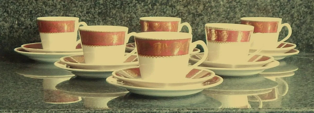 18 Piece Elizabethan Burgundy Bone China Tea Set - Image 2