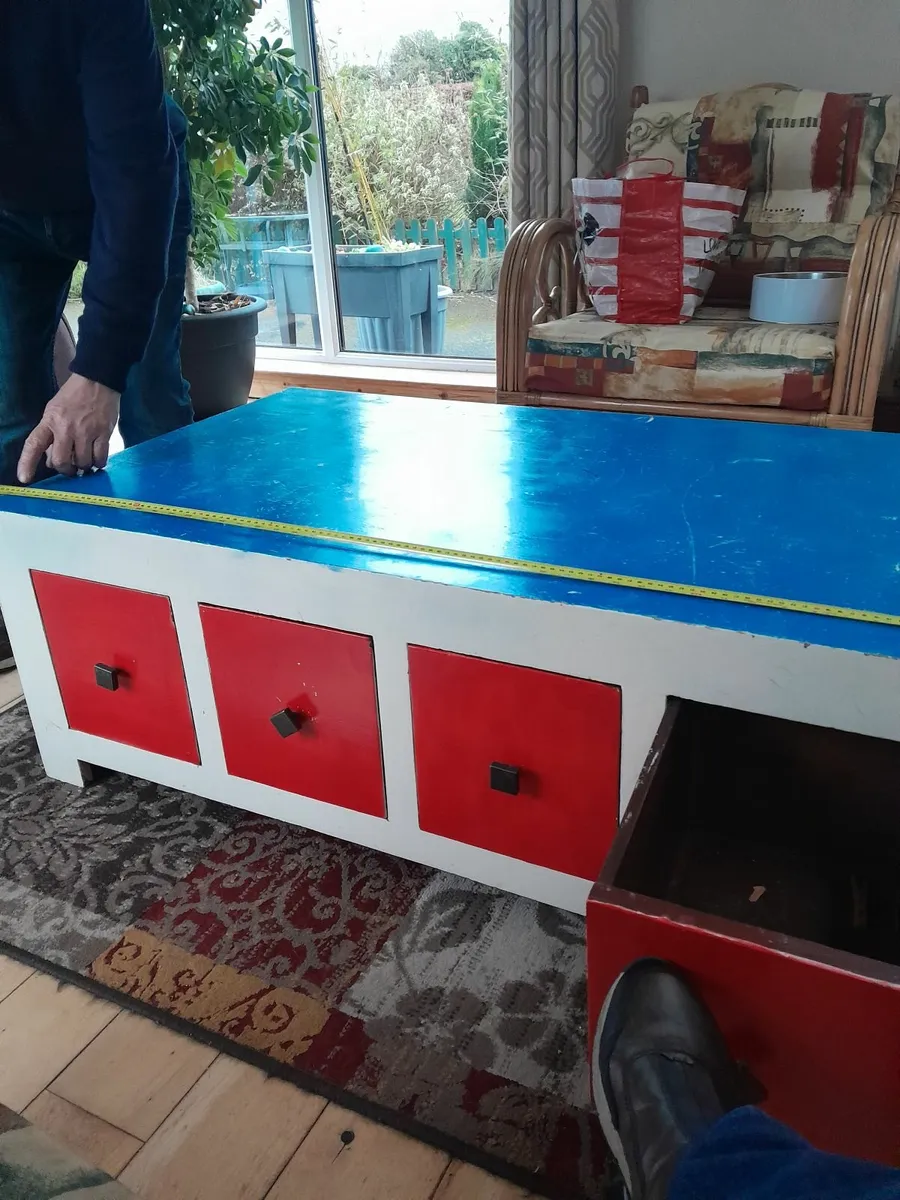 Table with storage - Image 1