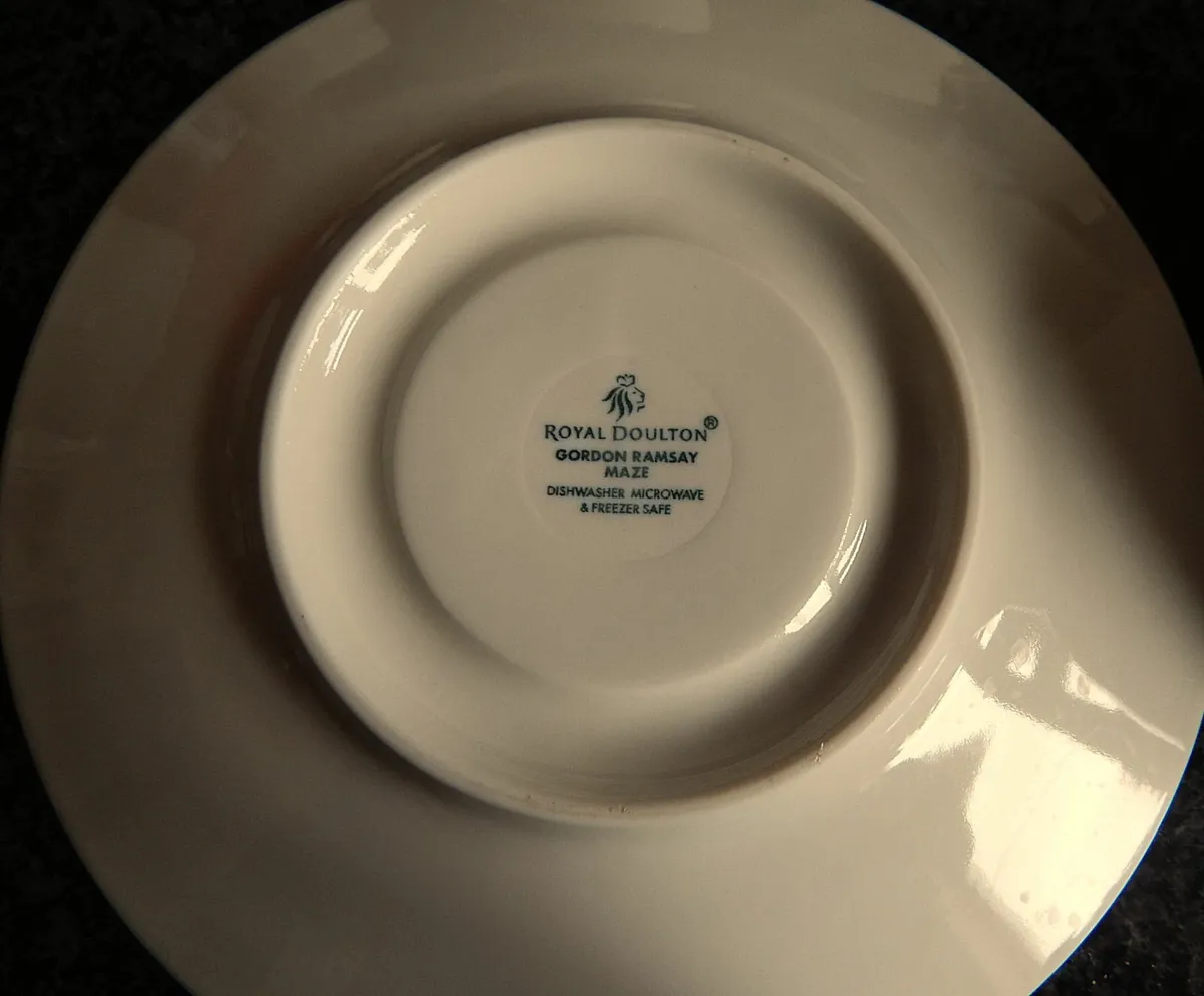 6 Royal Doulton Gordon Ramsay Maze Cups & Saucers - Image 4