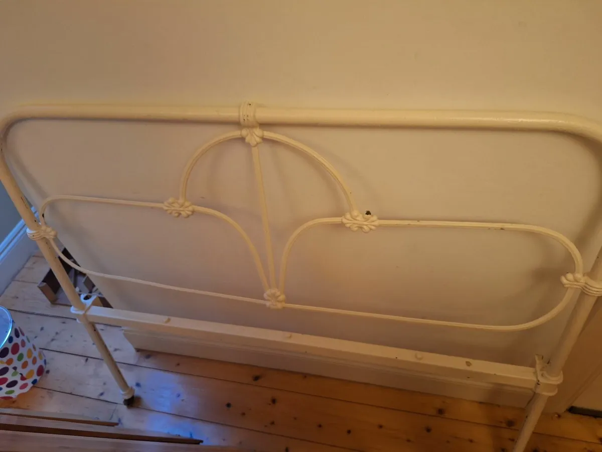 4 foot bed frame Cream Wrought Iron - Image 1