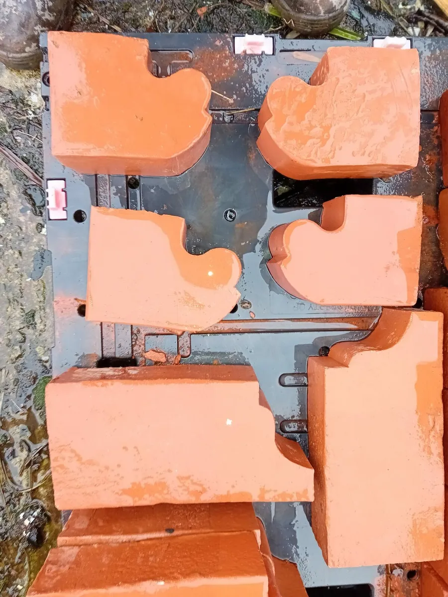 Red brick x 1000 - Image 3