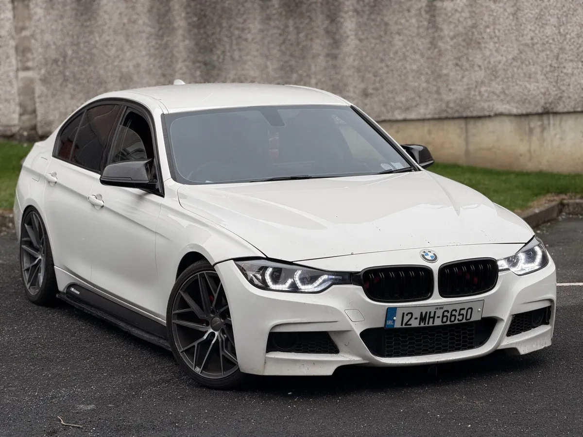 F30 318D Msport Red interior - Image 1