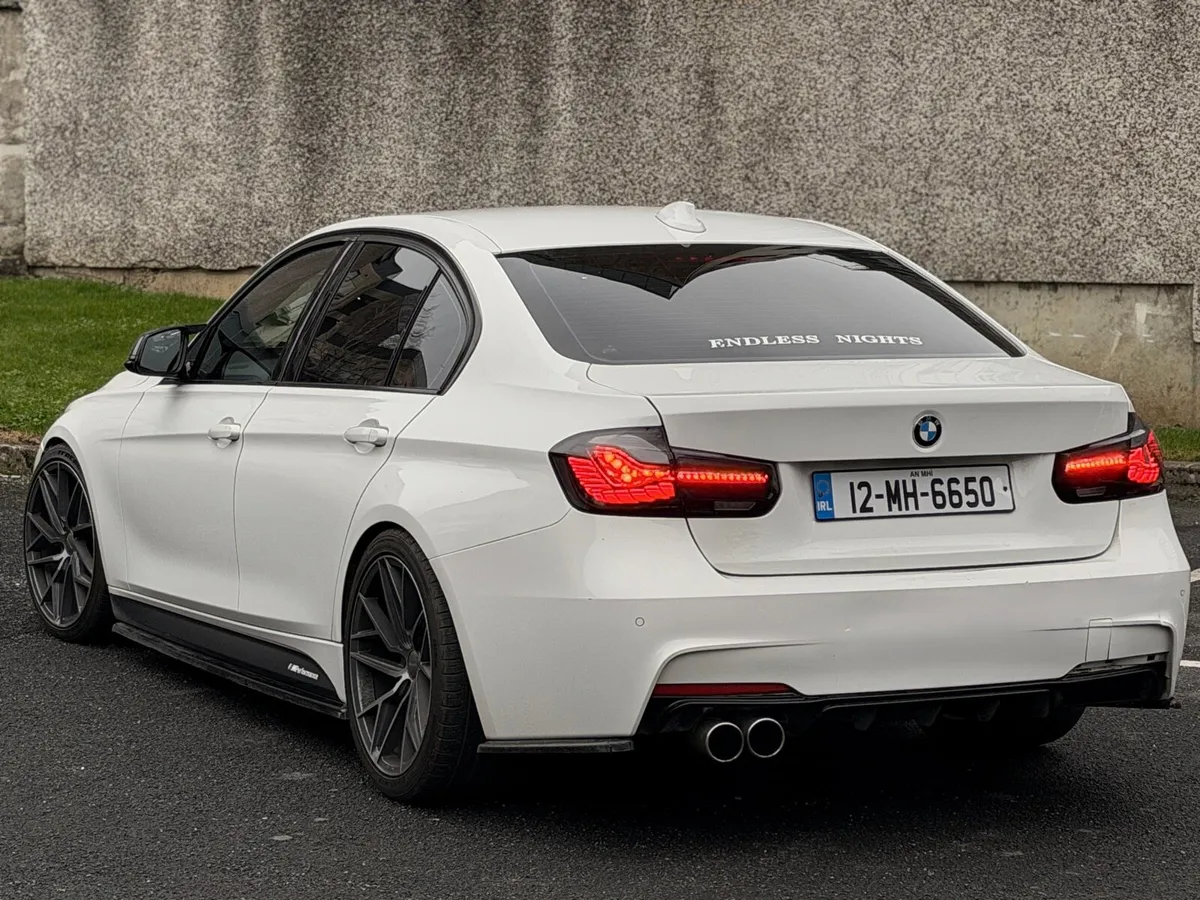 F30 318D Msport Red interior - Image 3
