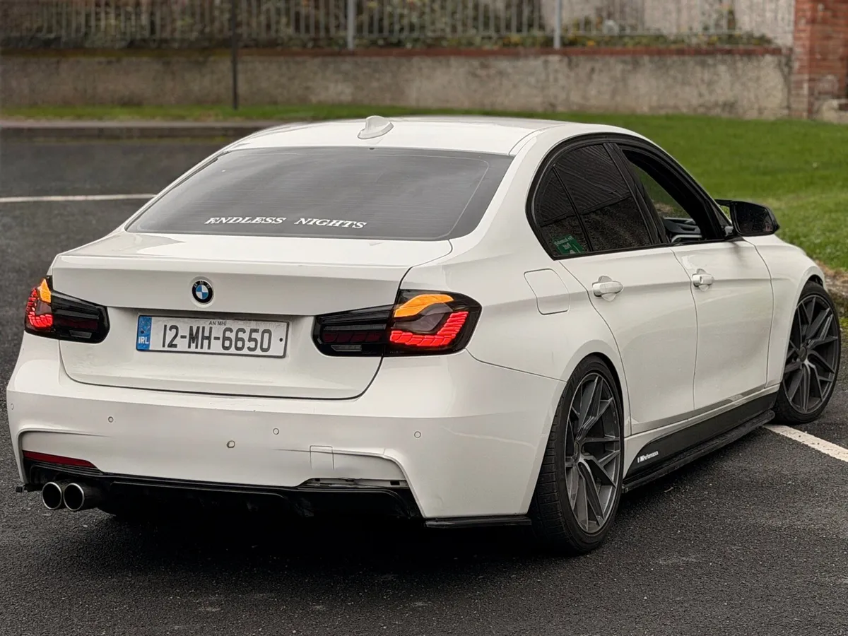 F30 318D Msport Red interior - Image 4