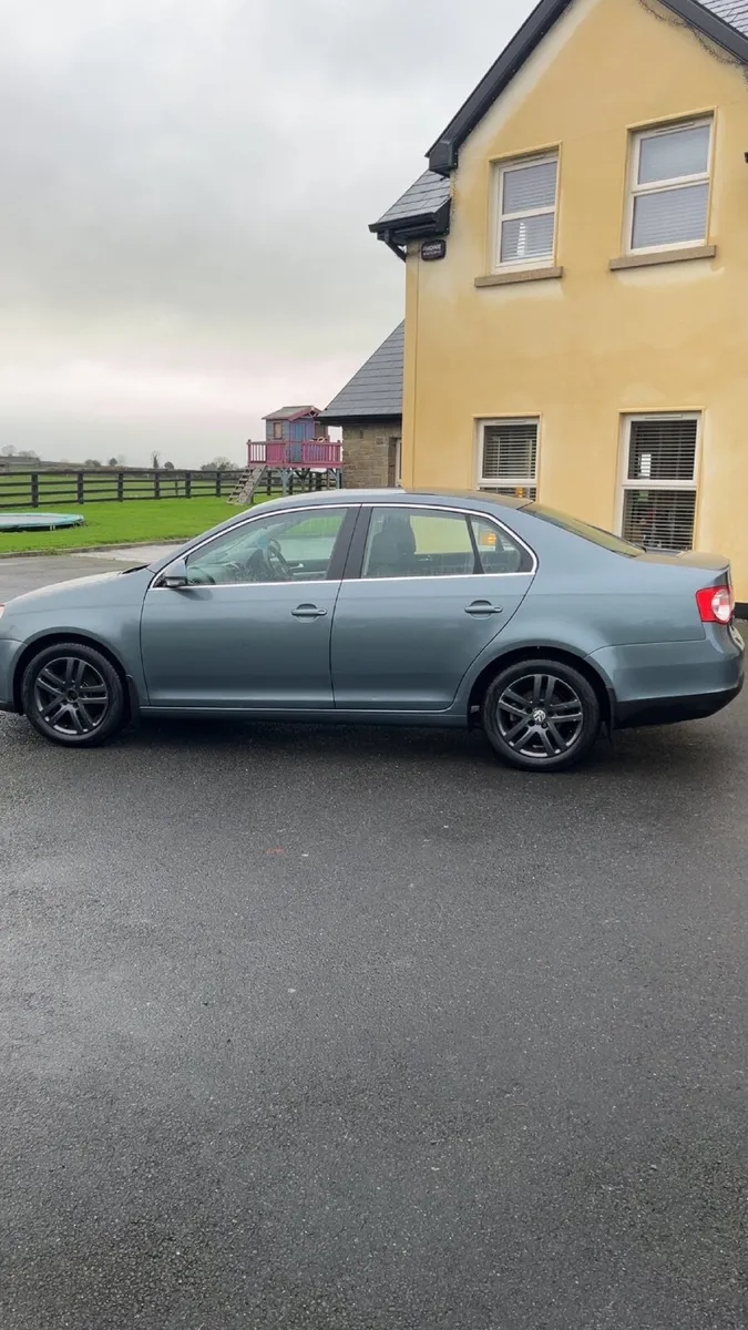 Volkswagen Jetta 2008 - Image 3