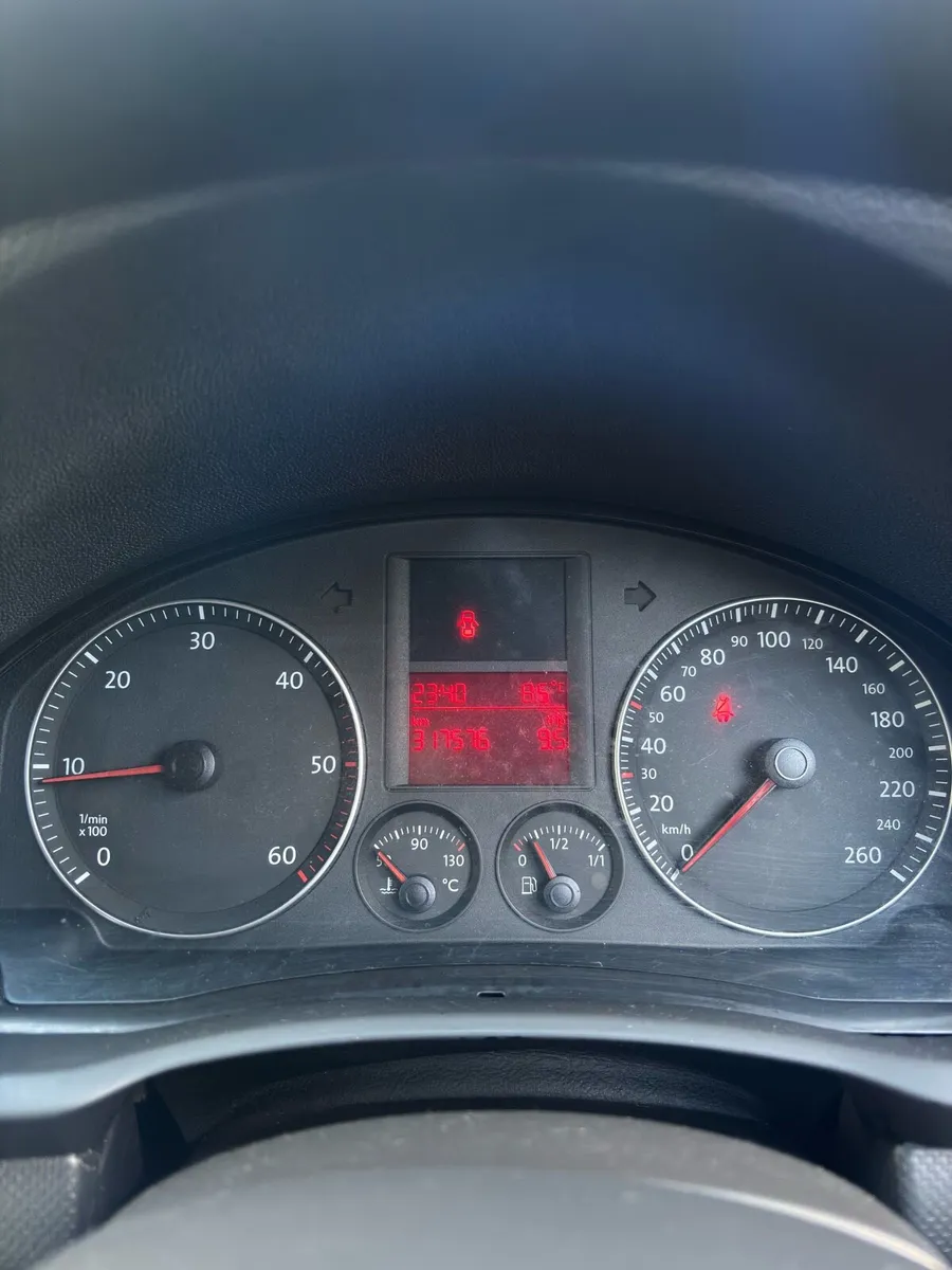 2005 Volkswagen Golf Van - Image 3