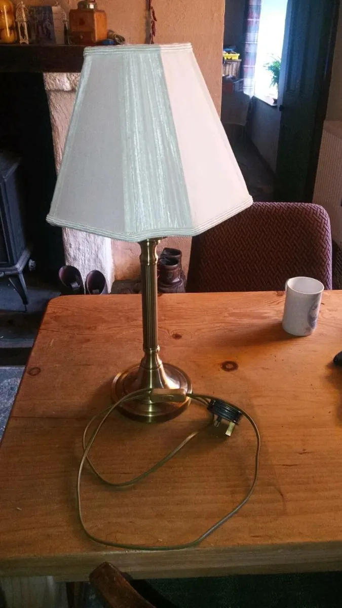 Table lamp