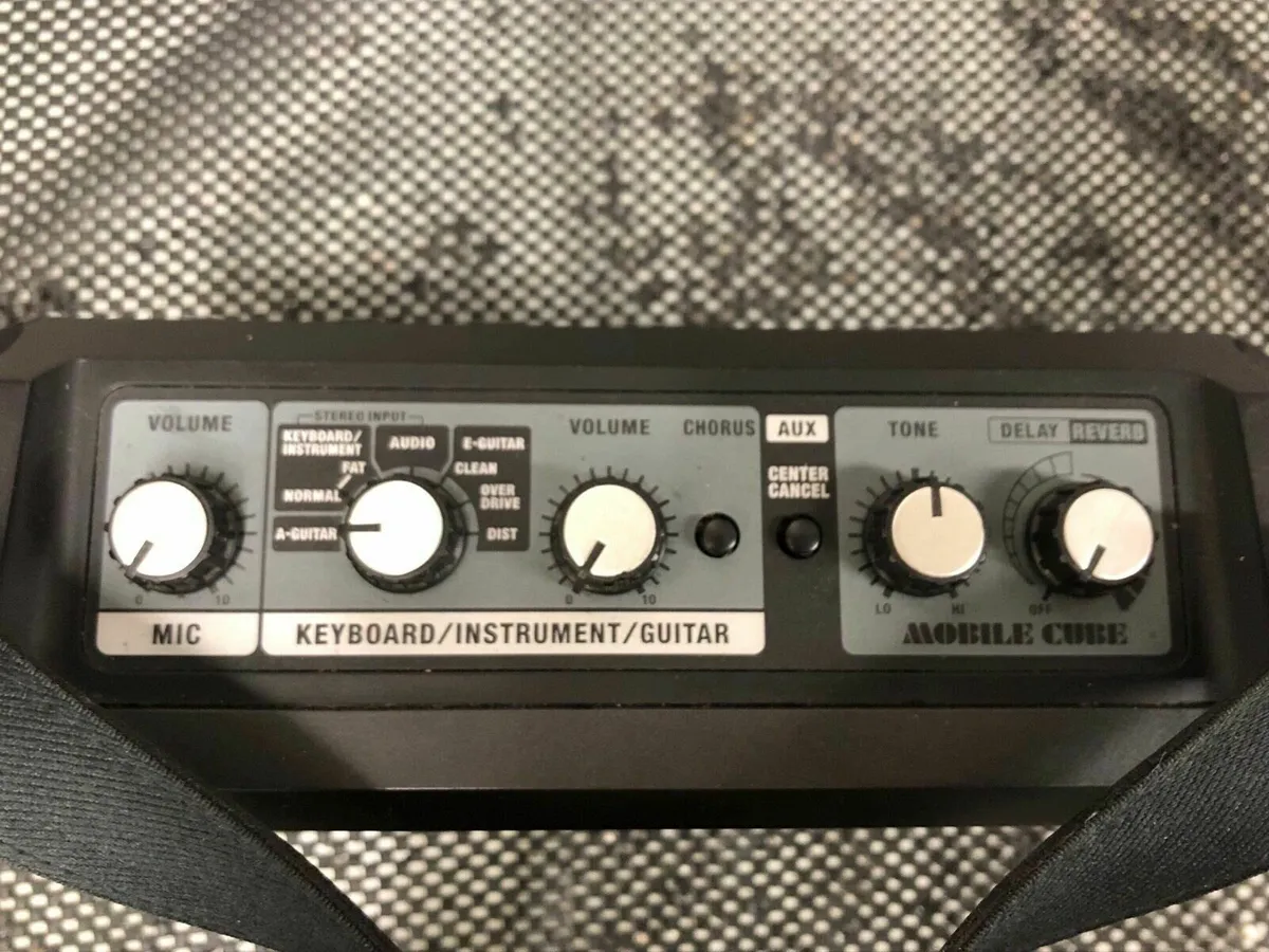 Roland Mobile Cube Guitar Amp - Image 3