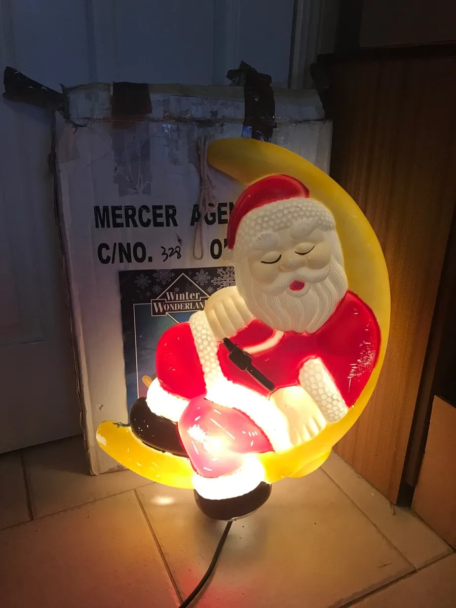 Santa Claus Light Up Christmas Decoration - Image 3