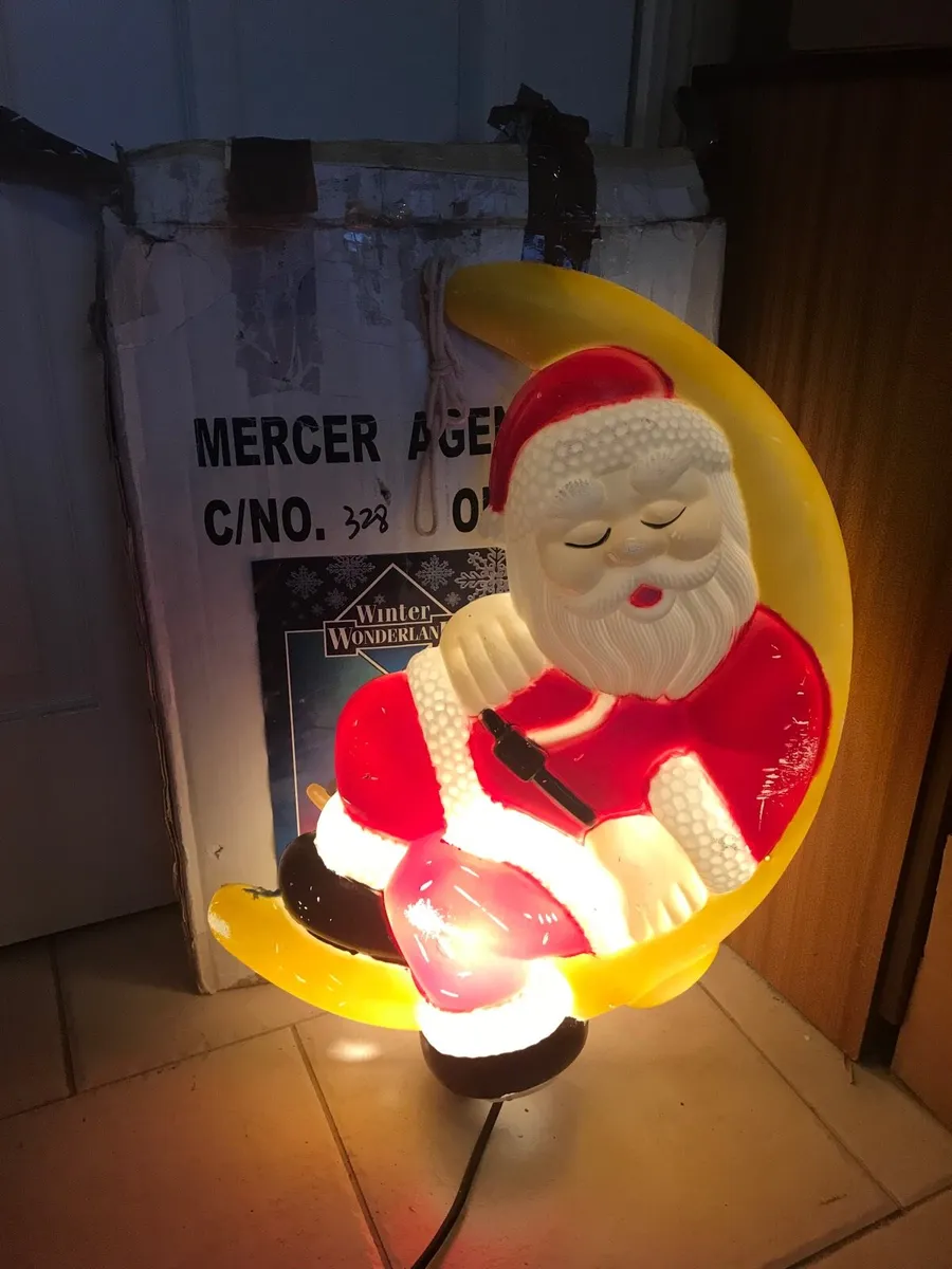 Santa Claus Light Up Christmas Decoration - Image 4