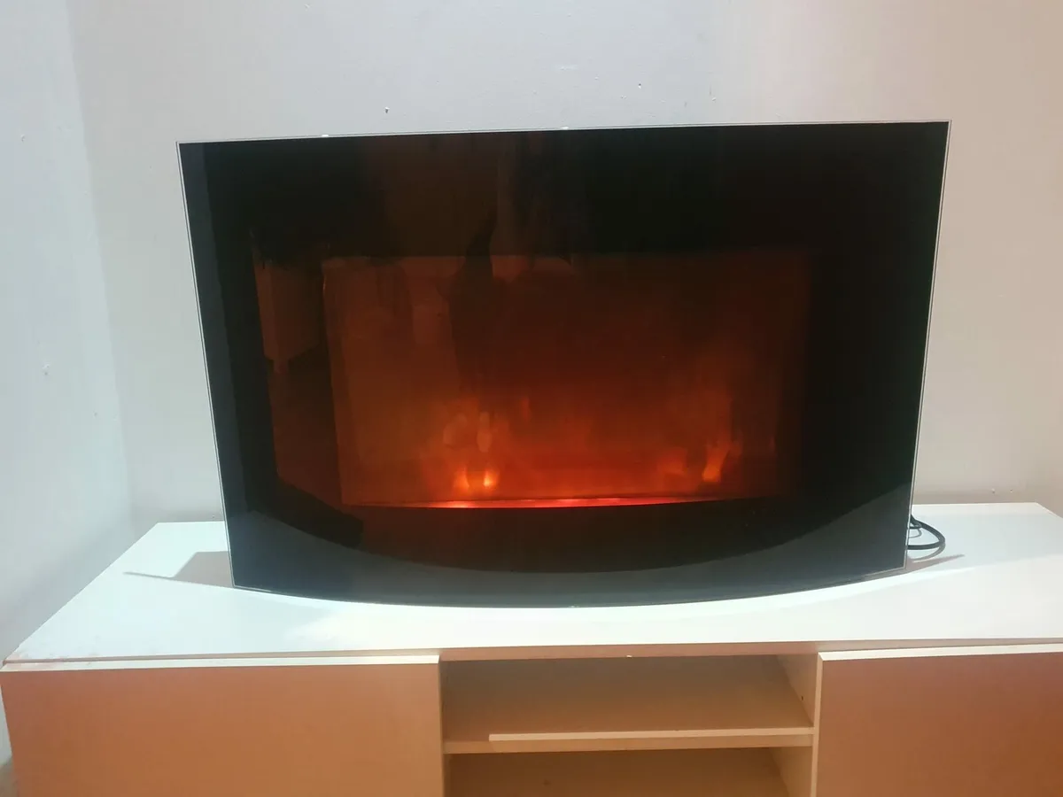 Electric fireplace - Image 1