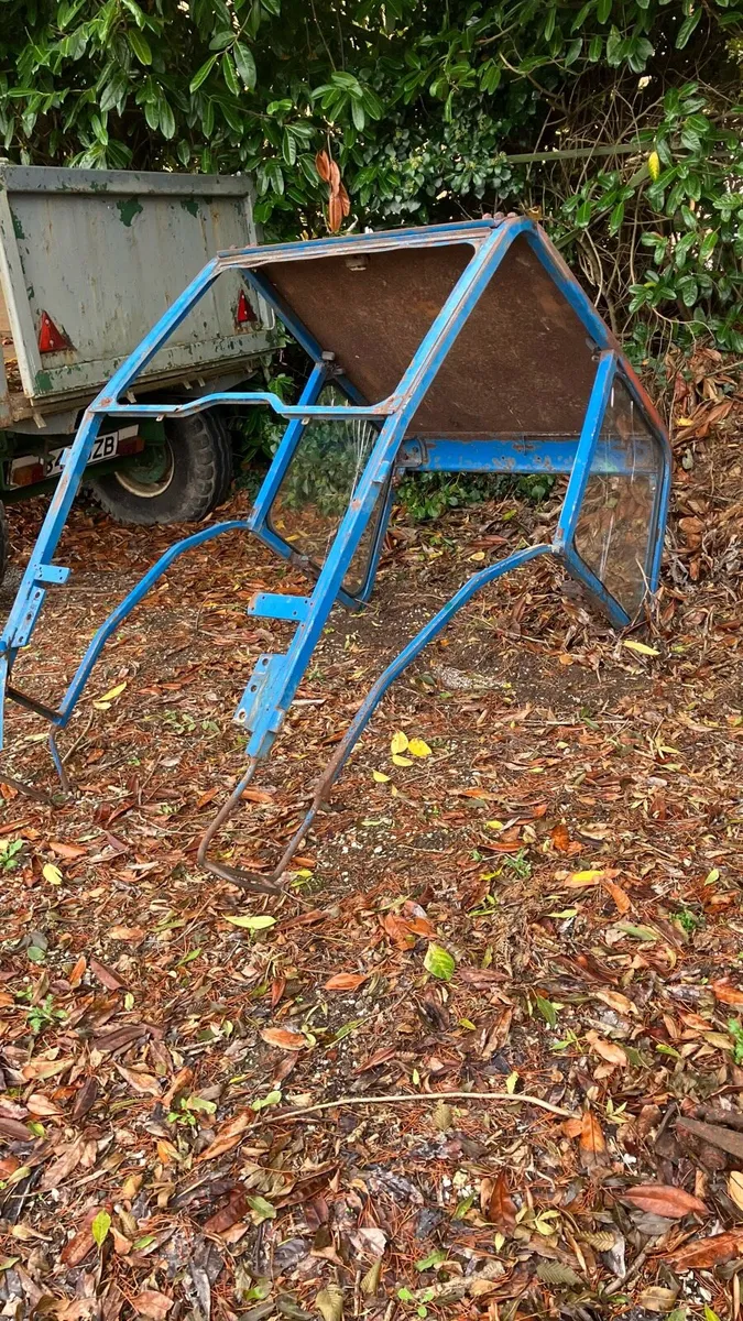 Ford 5000 cab Frame - Image 2