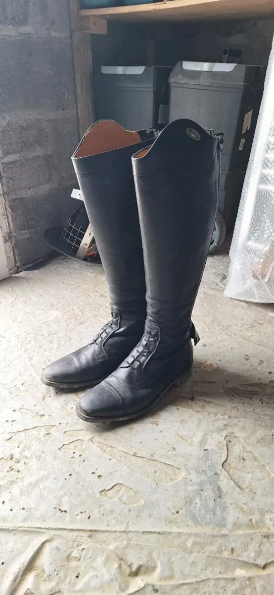 Leather riding boots - Image 1
