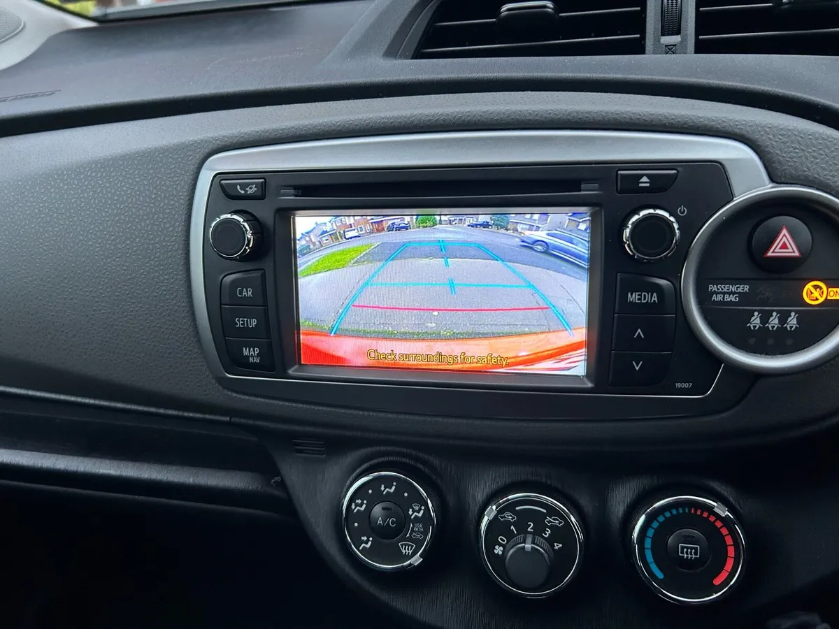 Toyota Yaris - Image 4