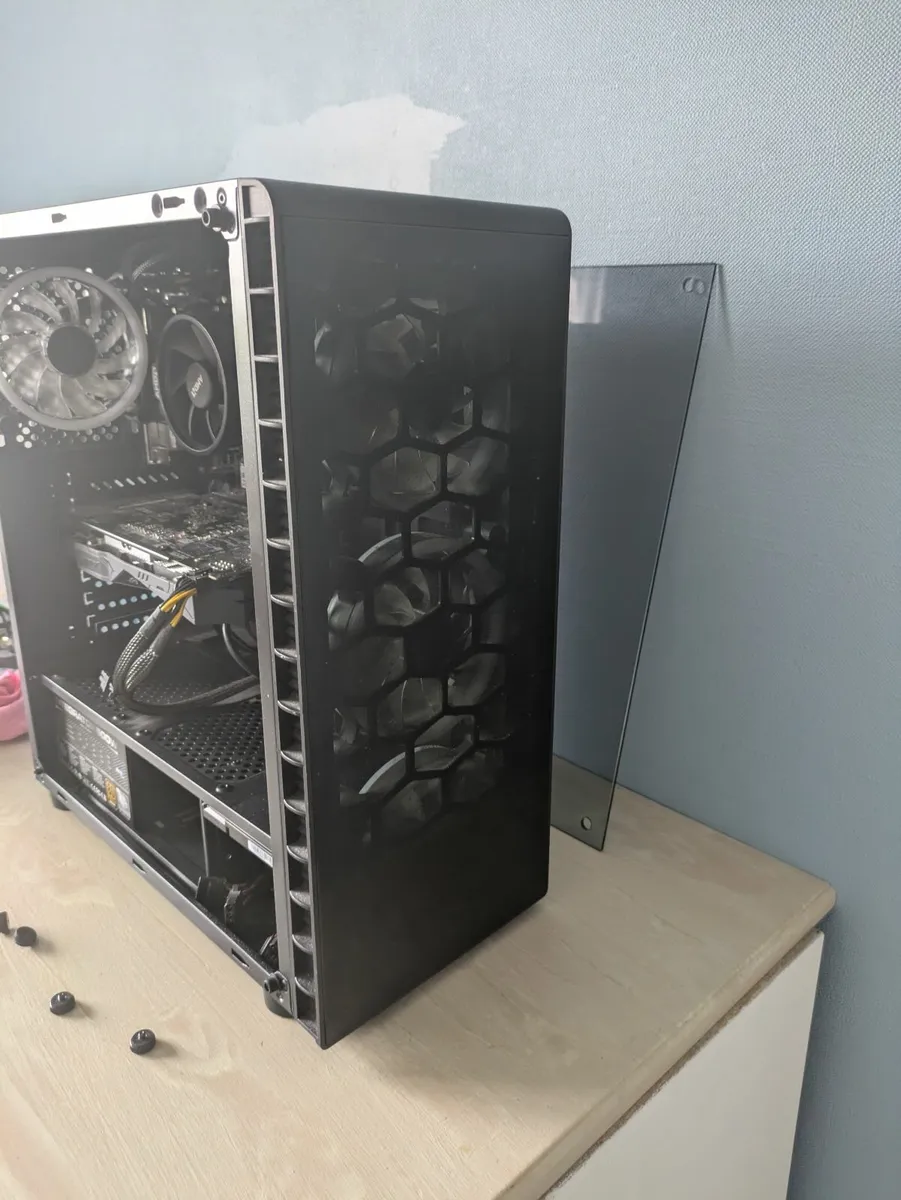 Mid Tier Gaming PC - Image 1