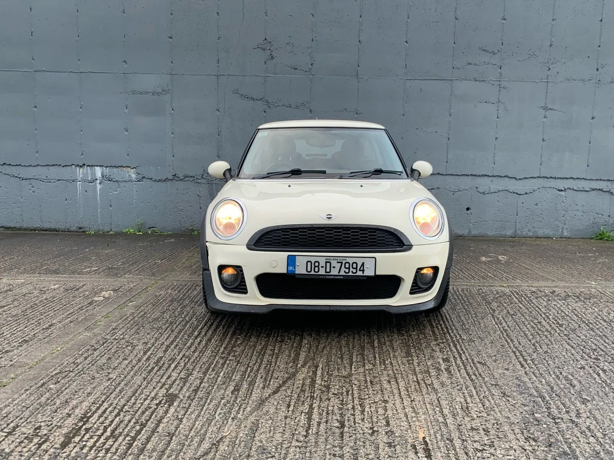 Mini Cooper one - Image 2