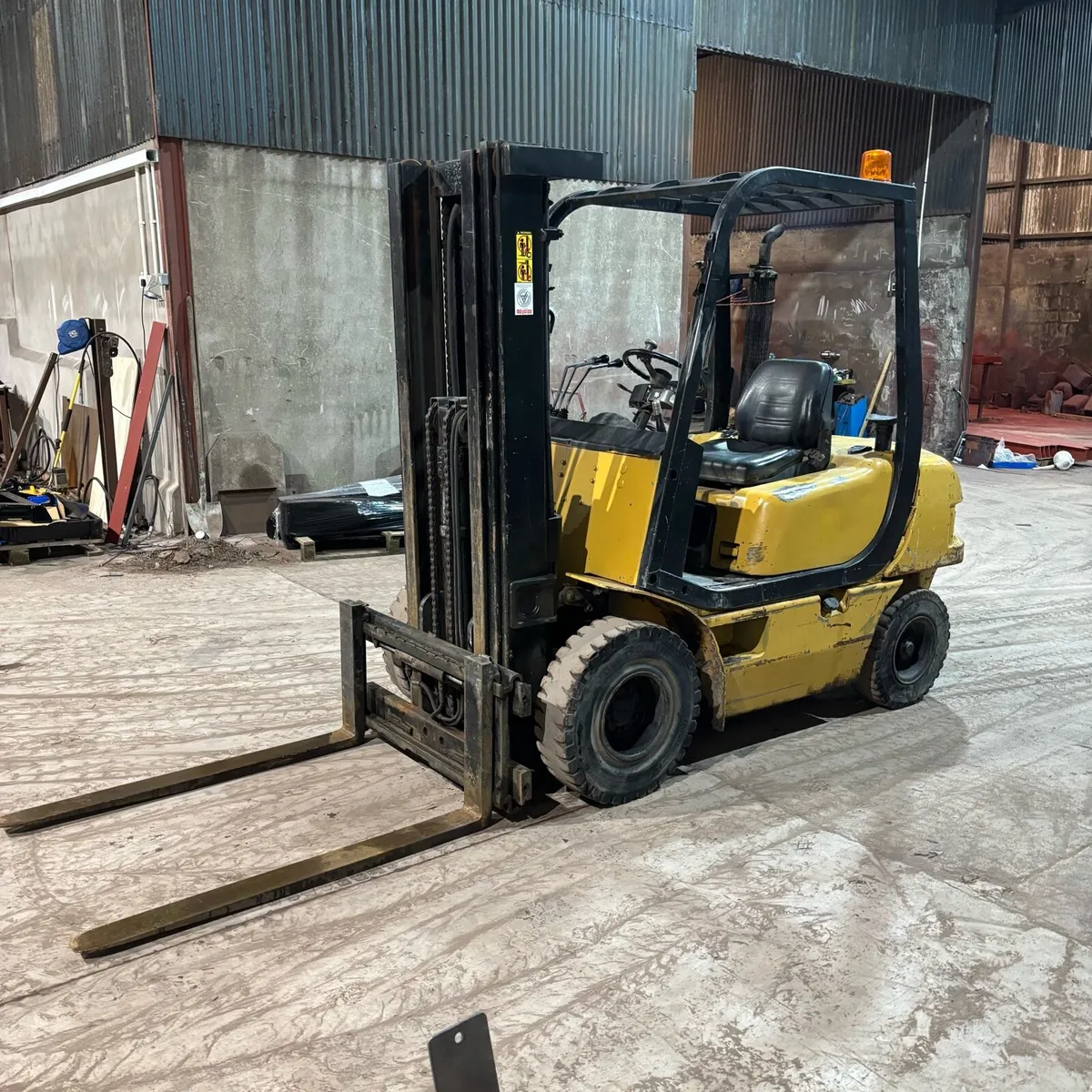 Samsung 2.5ton Forklift - Image 3
